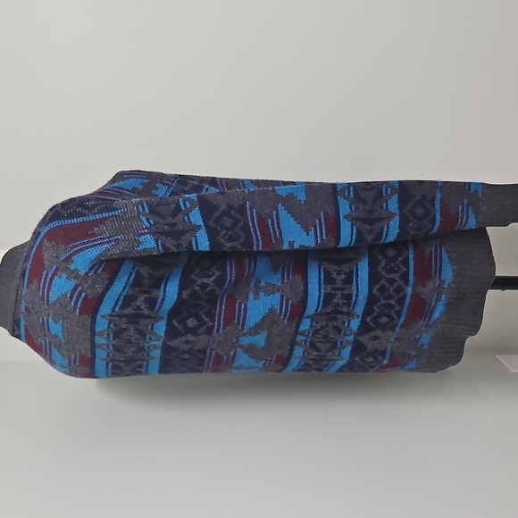 Full Tilt Gray Blue Maroon Patterned Boho Southwest Cardigan Size Medium Aztec - Picture 4 of 8